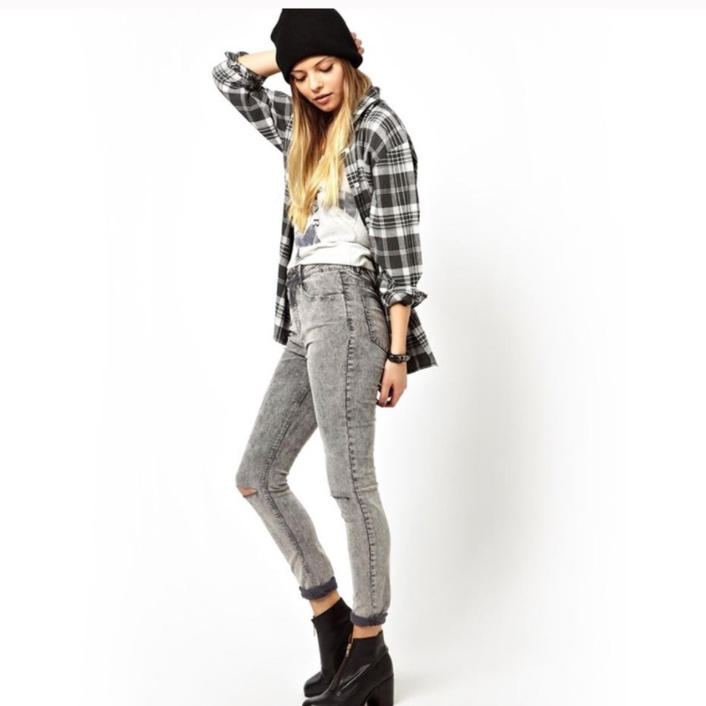 90's Grunge Gray Acid Wash Levi's Size 28